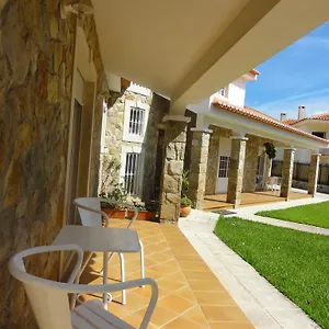 Em Moradia Com Jardim Apartamento